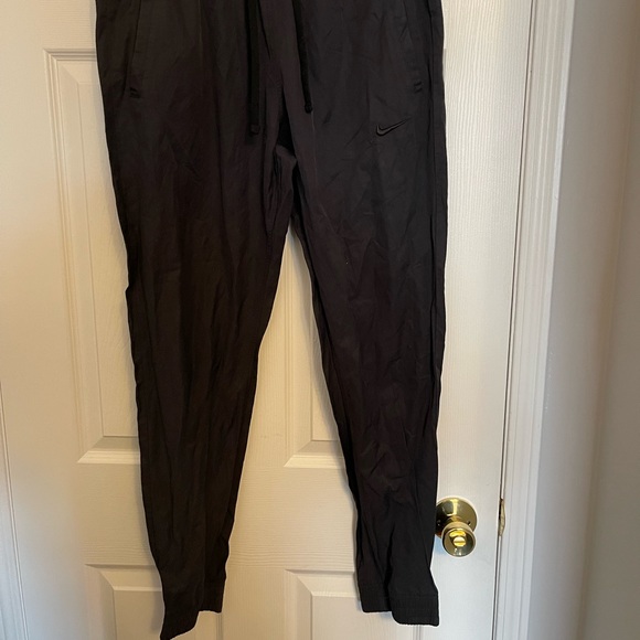 VINTAGE NIKE NYLON JOGGERS - Picture 3 of 5
